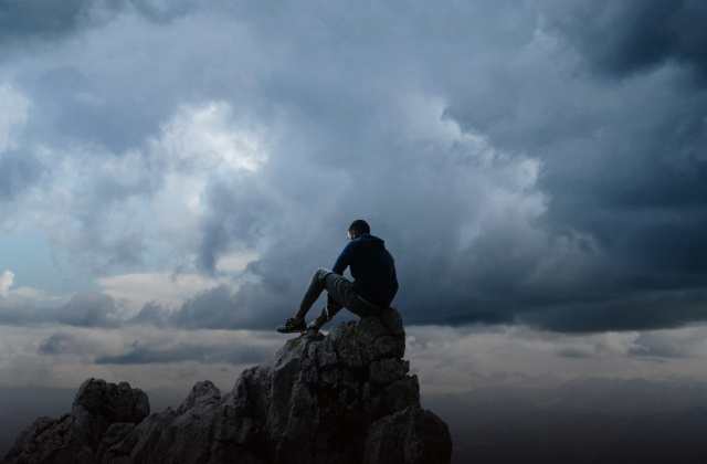 Despite a grim economic outlook, most US investors say they will try to ride out the storm