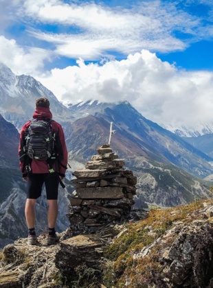 How do North American travelers find inspiration in the digital age?