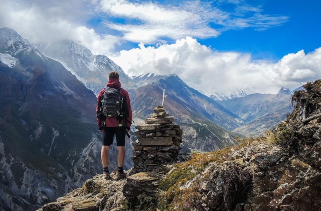 How do North American travelers find inspiration in the digital age?