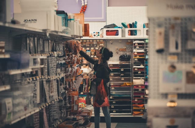Mystery shopping with distributors