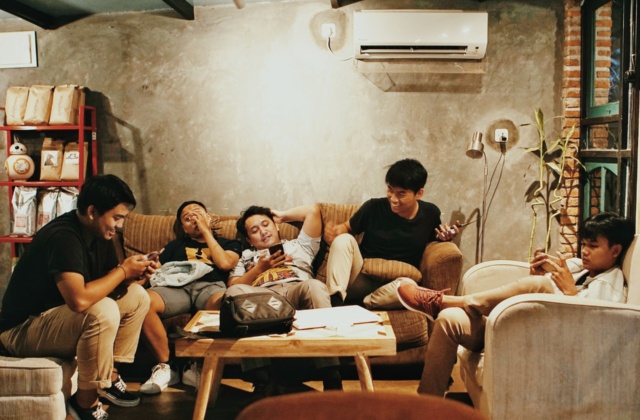 Majority of UK Consumers Would Not Pay for Ad-Free Facebook and Instagram